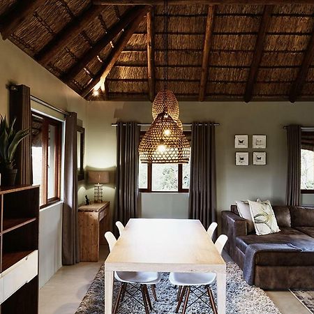 Mhondoro Safari Lodge & Villa Заповедник Велгевонден Экстерьер фото