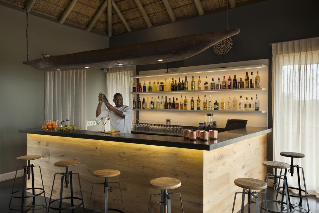 Mhondoro Safari Lodge & Villa Заповедник Велгевонден Экстерьер фото