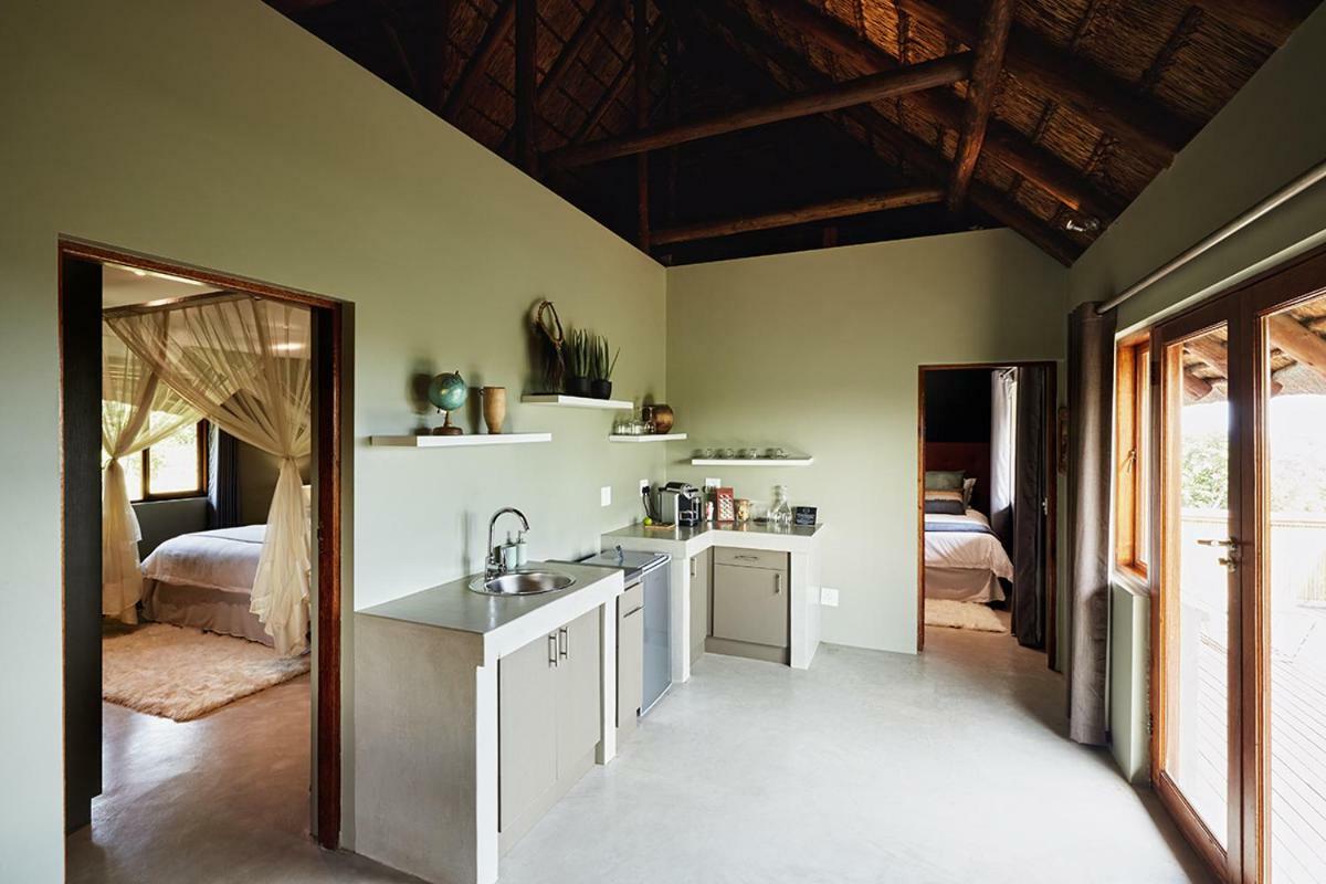 Mhondoro Safari Lodge & Villa Заповедник Велгевонден Экстерьер фото